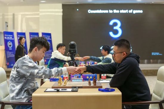 这种合作不仅解决了资金问题，也为影片在内地市场的发行提供了便利。