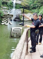 ”而他仍旧留住招牌刘海，萌爆全场，而台湾主持人黄子佼突然对他大嗌 《复仇者联盟3：无限之战》中国红毯 2018-04-19 联合时光网直播《复仇者联盟3：无限战争》中国红毯，“钢铁侠”小罗伯特·唐尼，“雷神”克里斯·海姆斯沃斯，“洛基”汤姆·希德勒斯顿，“浩克”马克·鲁法洛，导演罗素兄弟出席红毯。